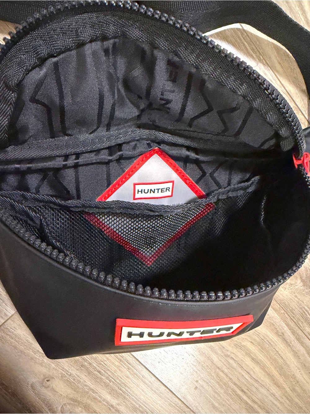 Hunter Black Belt Bag with Red Accents - Picture 3 of 5